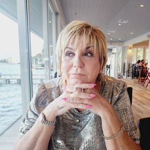 Meet your Posher, Lori